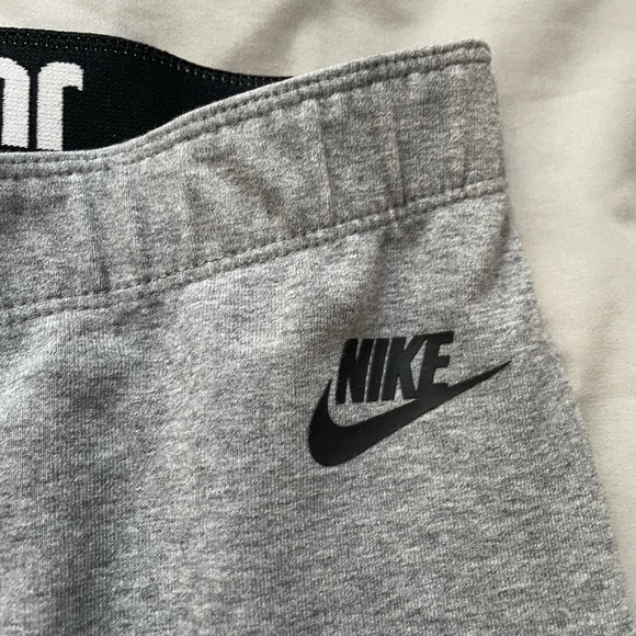 NIKE LEGGINGS SIZE SMALL - Picture 3 of 4